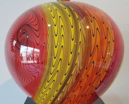 Jerry Spehr glass sculpture entitled Wigwag